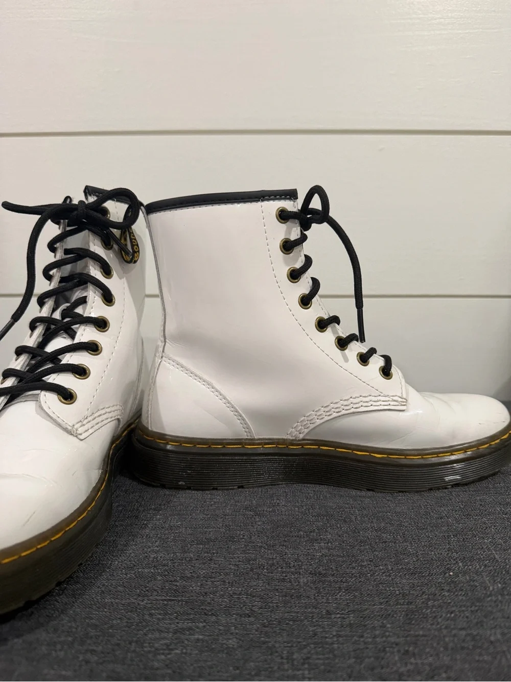 N/A lightly worn